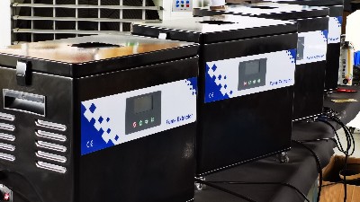 生產(chǎn)制造企業(yè)的車間煙塵怎么解決，執(zhí)信環(huán)保車間煙霧凈化器凈化煙塵！